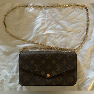 Felicie pochette monogram